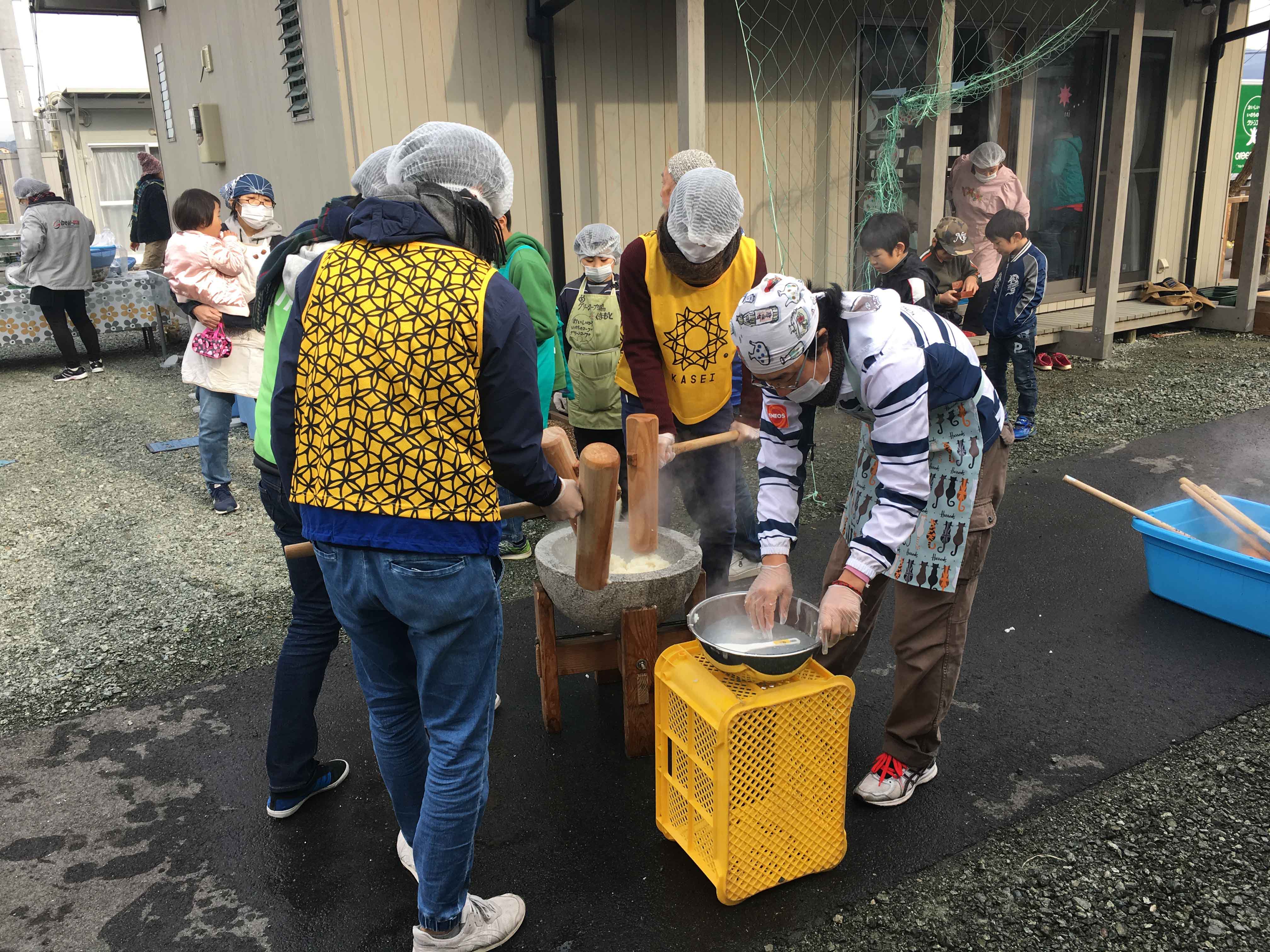 12月28日岩坂団地　餅つき